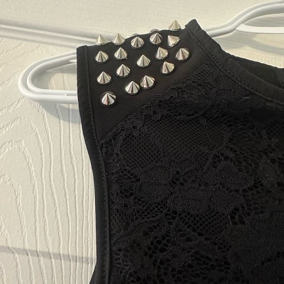 Maxi dress studded shoulders & see-through lace - Picture 2 of 3